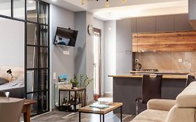 Veli Group Apartment In Old City