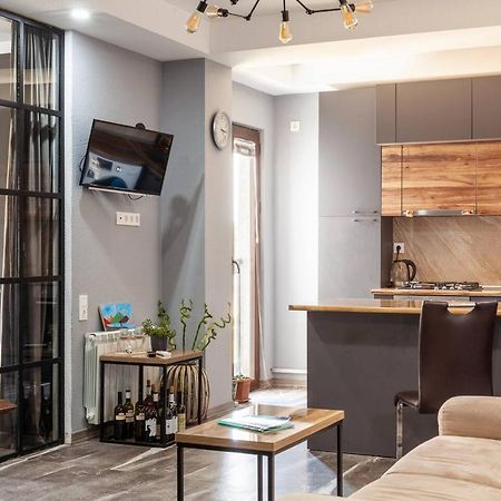 Veli Group Apartment In Old City Кутаїсі Екстер'єр фото