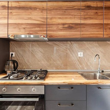 Veli Group Apartment In Old City Кутаїсі Екстер'єр фото