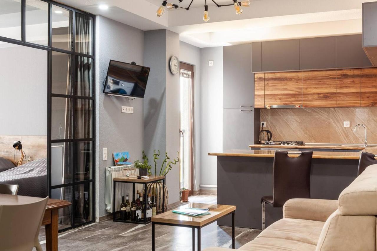 Veli Group Apartment In Old City Кутаїсі Екстер'єр фото