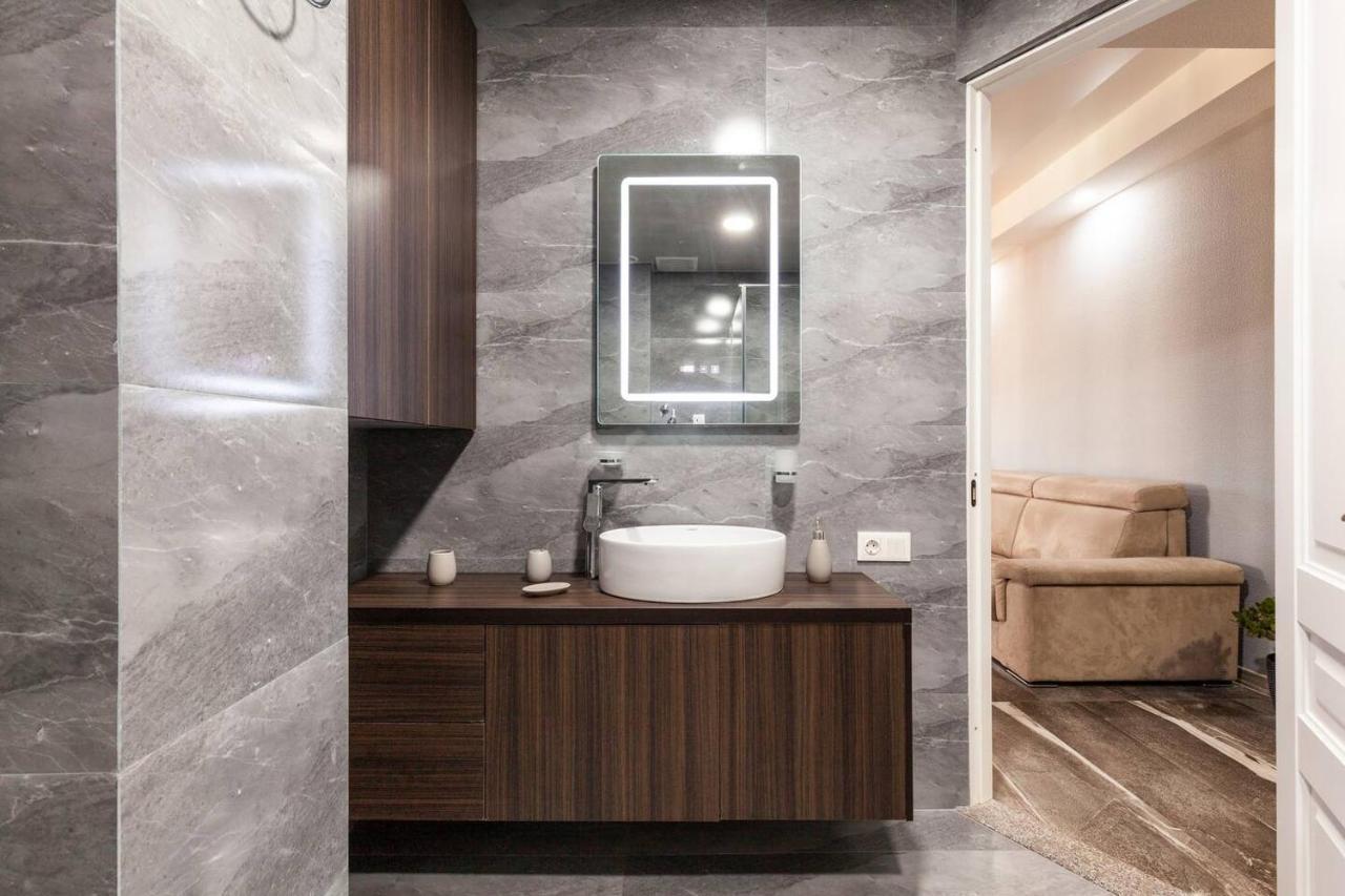 Veli Group Apartment In Old City Кутаїсі Екстер'єр фото