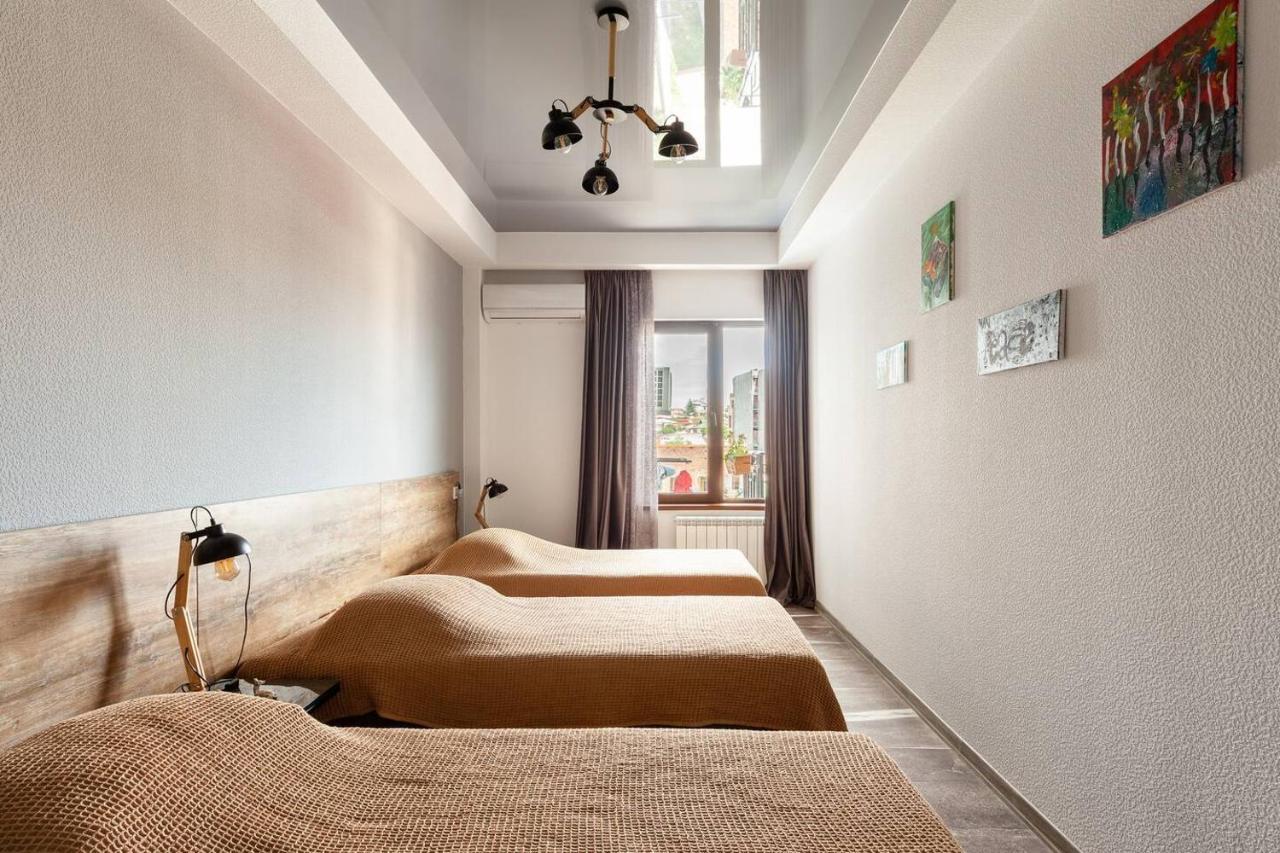 Veli Group Apartment In Old City Кутаїсі Екстер'єр фото