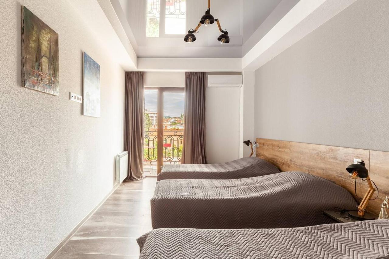 Veli Group Apartment In Old City Кутаїсі Екстер'єр фото