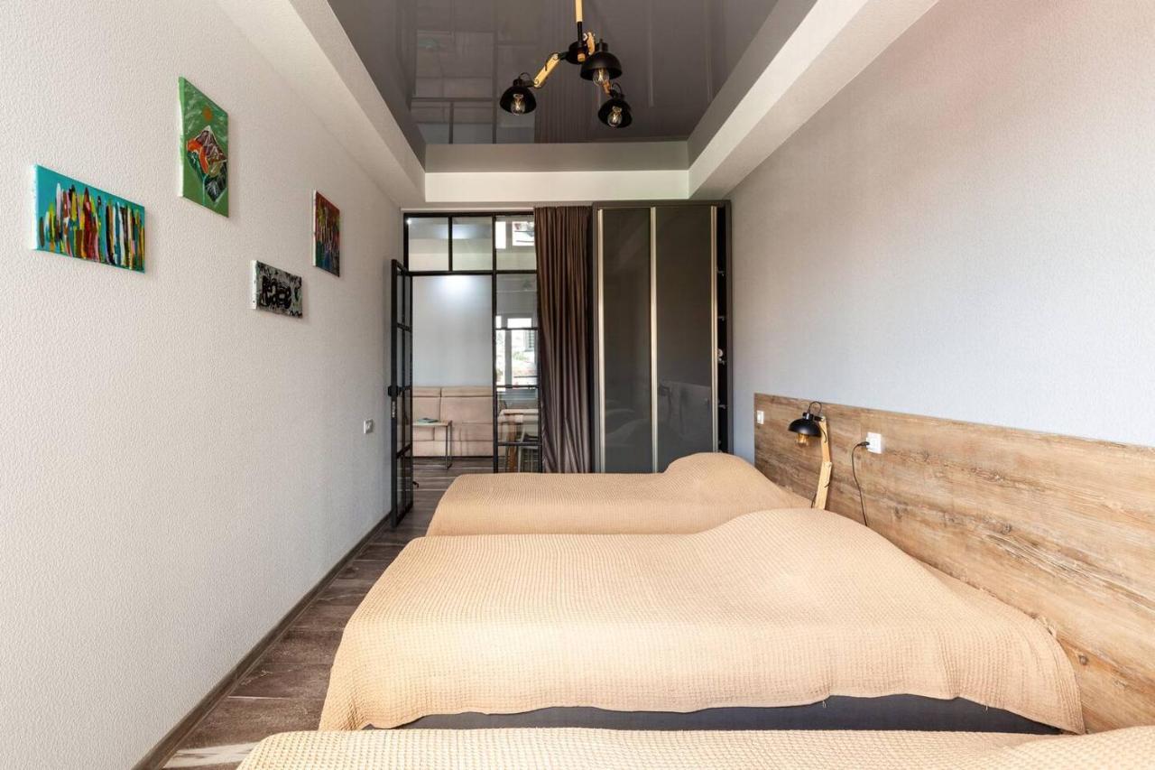 Veli Group Apartment In Old City Кутаїсі Екстер'єр фото