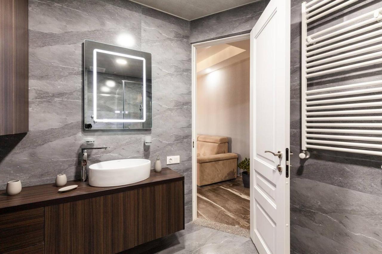 Veli Group Apartment In Old City Кутаїсі Екстер'єр фото