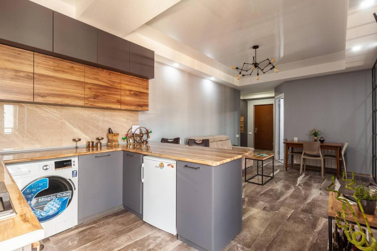 Veli Group Apartment In Old City Кутаїсі Екстер'єр фото