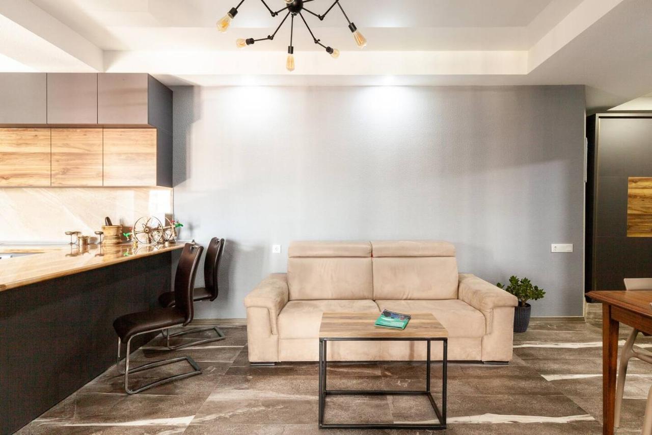 Veli Group Apartment In Old City Кутаїсі Екстер'єр фото