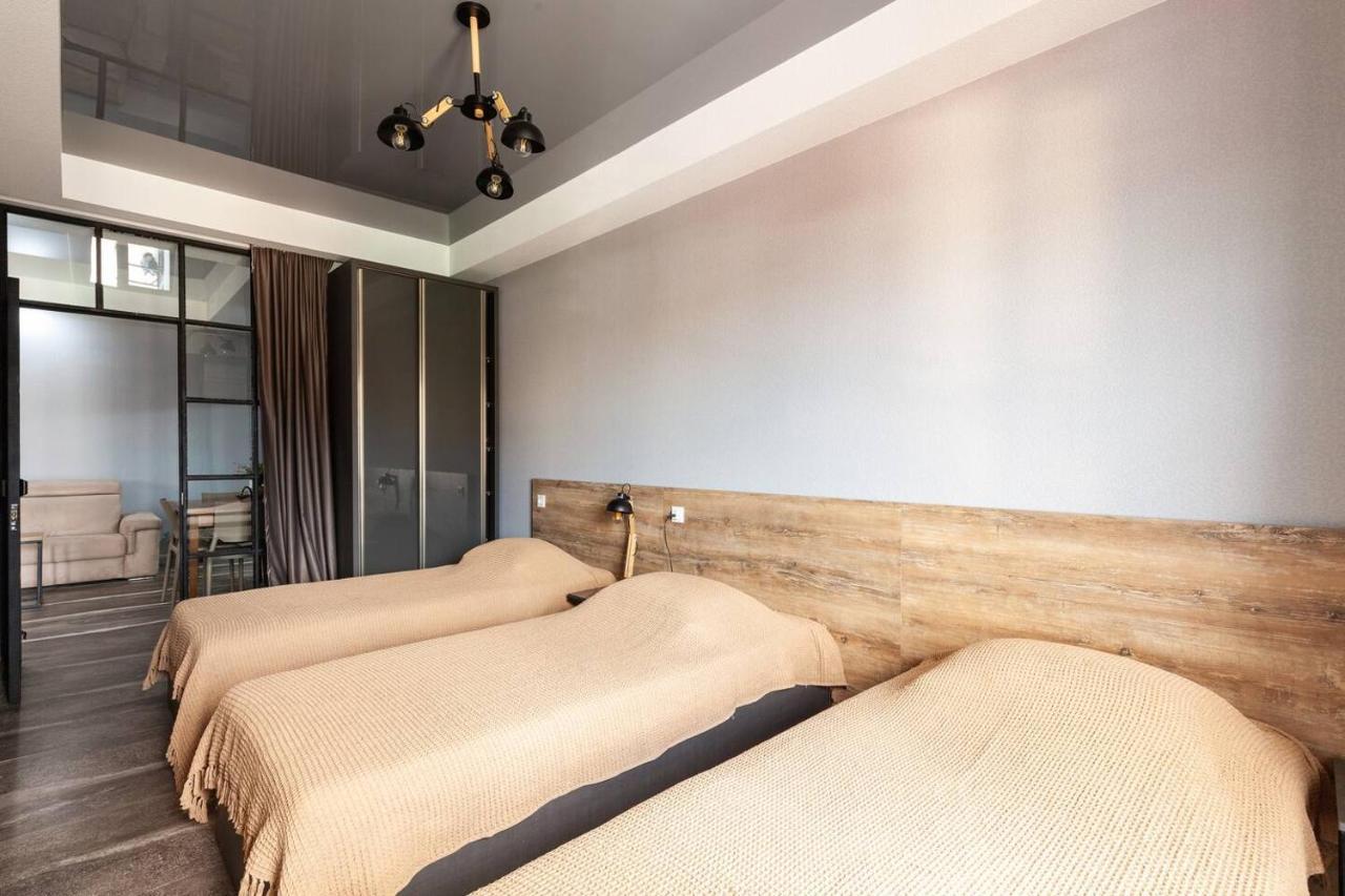 Veli Group Apartment In Old City Кутаїсі Екстер'єр фото